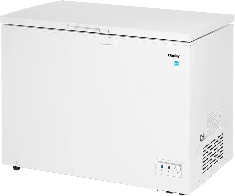 10 Cu Ft White Chest Freezer ¨C Garage-Ready. Operates from 0¡ãF to 110¡ãF. Energy-Efficient Storage Solution