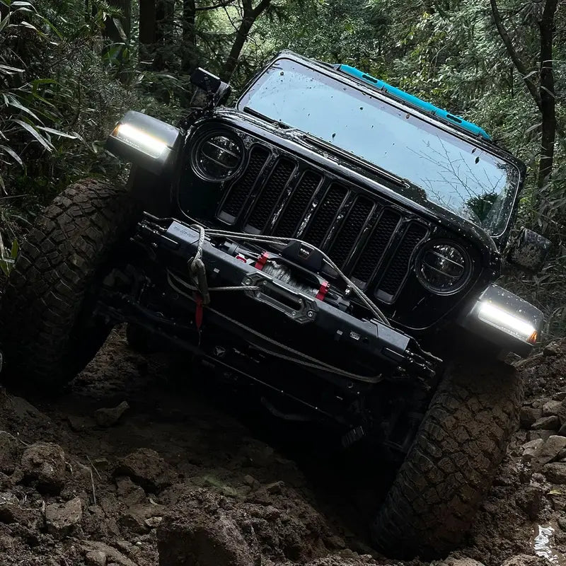 13.500-Lb Electric Winch ¨C 12V DC Off-Road Recovery Tool with Dual-Function Wireless Remote