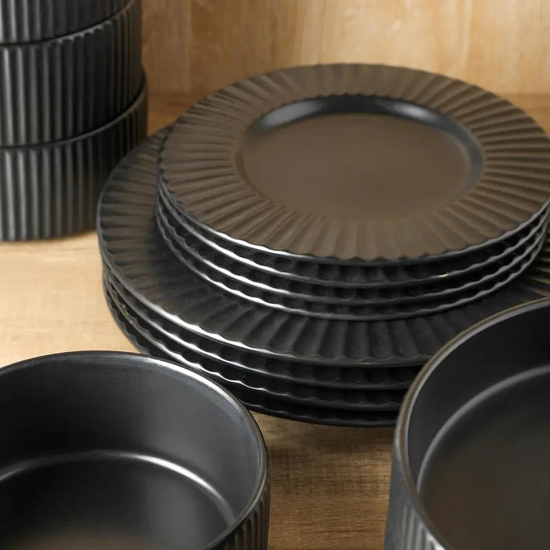 16-Piece Lusso Black Stoneware Dinnerware Set for 4