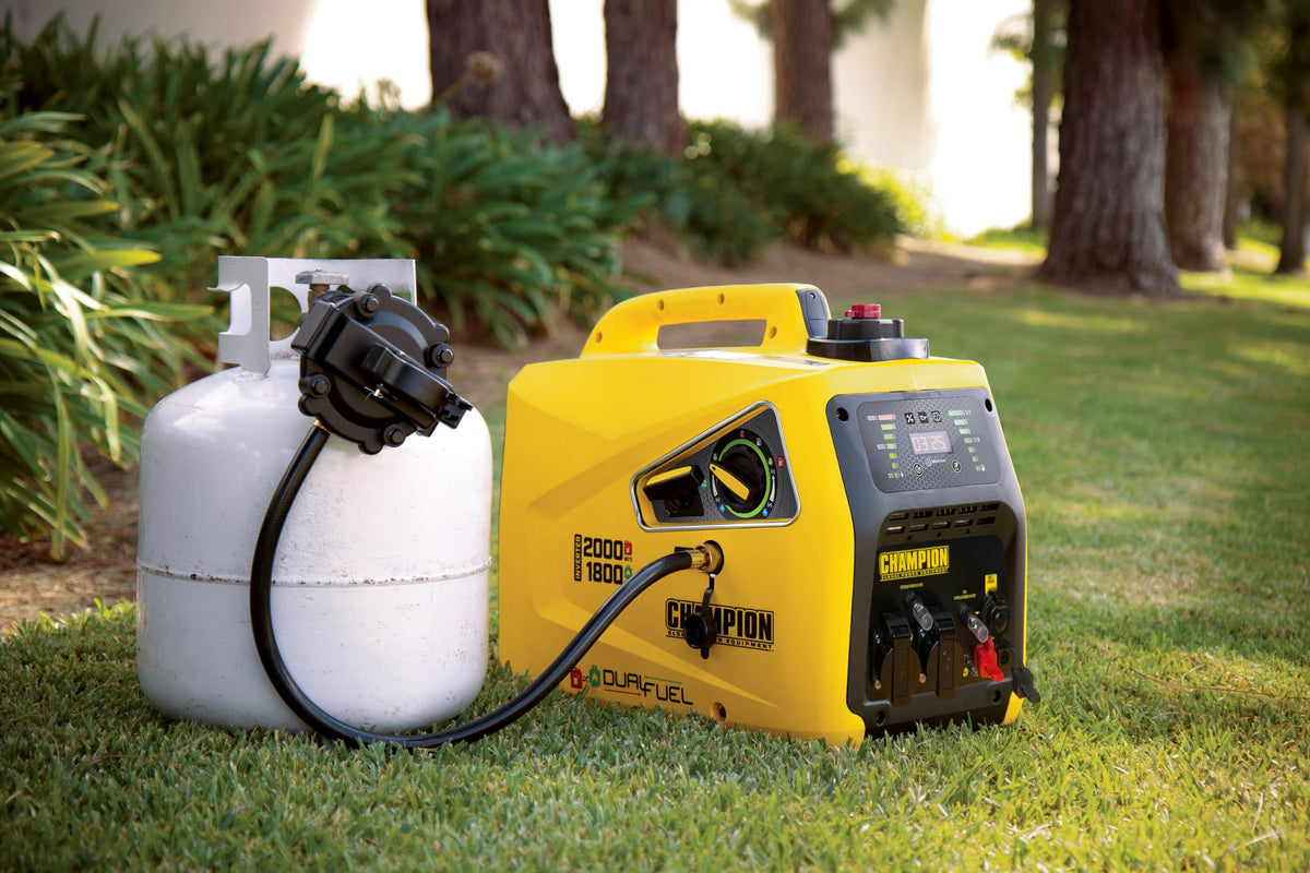 Champion Power Equipment Petrol + Gas Power Generator (2000 Watt. Power Inverter. Generator with LED Display. Dual Fuel. Extremely Quiet) 8200i-E-DF-EU. Yellow